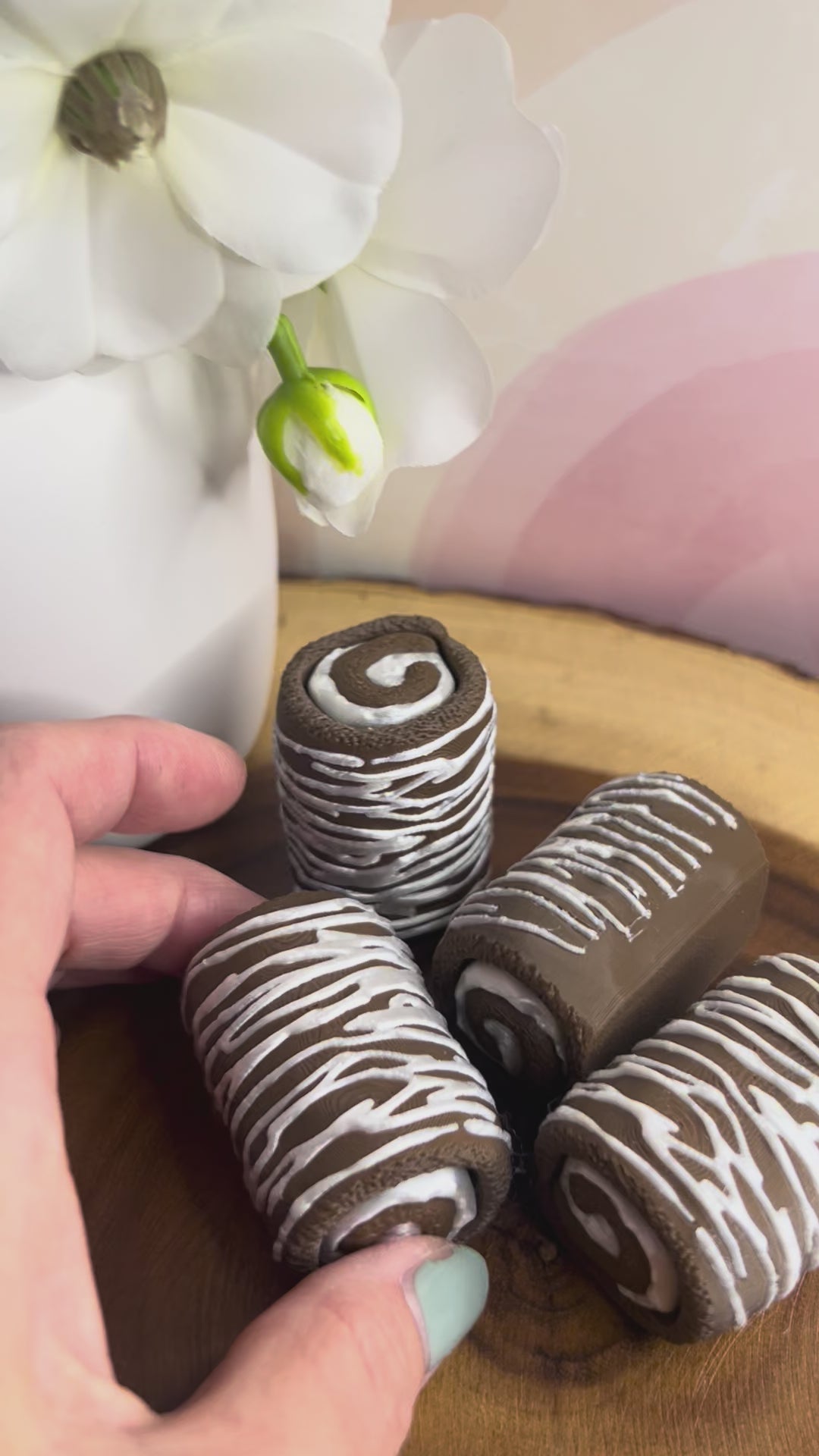 Cake roll clicker
